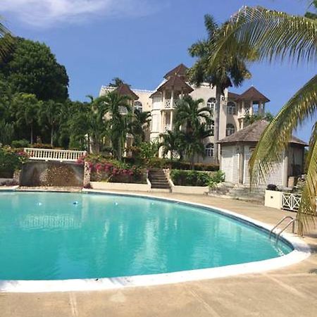 Sky Castles Apt J3 Apartment Ocho Rios Exterior photo