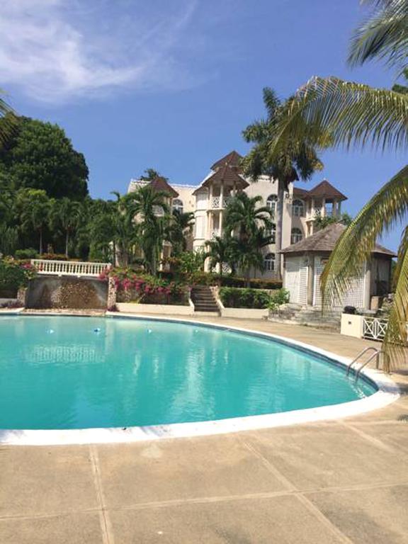 Sky Castles Apt J3 Apartment Ocho Rios Exterior photo